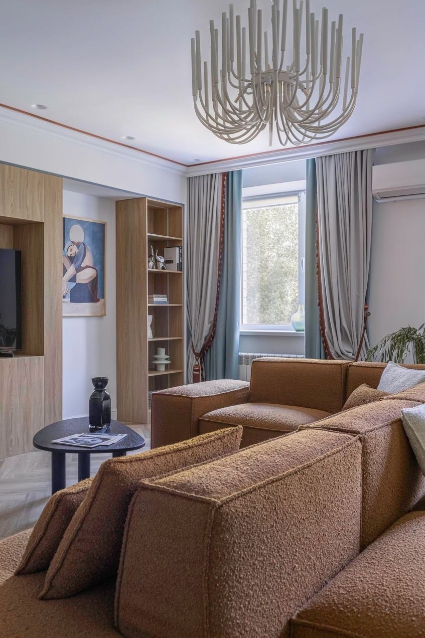 Цвет, свет и классические детали: квартира 185 м² в Казахстане

Дизайнер Надира …
