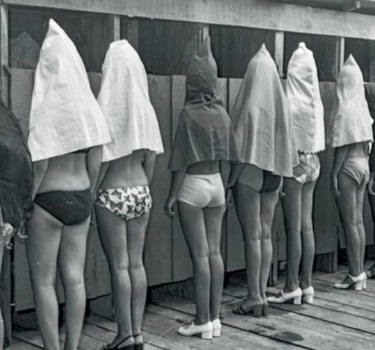 ❗ Стамбул, 1971 год. На одном из пляжей прошёл необычный конкурс красоты — выбир…