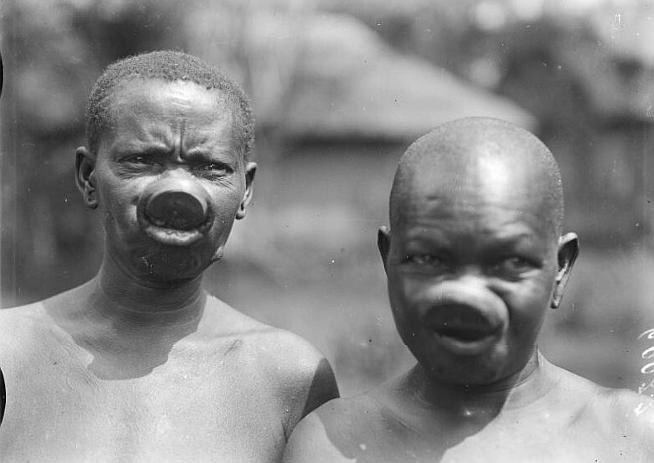 Житeли Бельгийского Конго, 1924 гoд. В то время в этом peгионе cyществовали уник…
