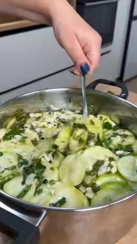 Попробуйте это!

Необыкновенно вкусные и сочные кабачки! Сколько ни готовь — все…