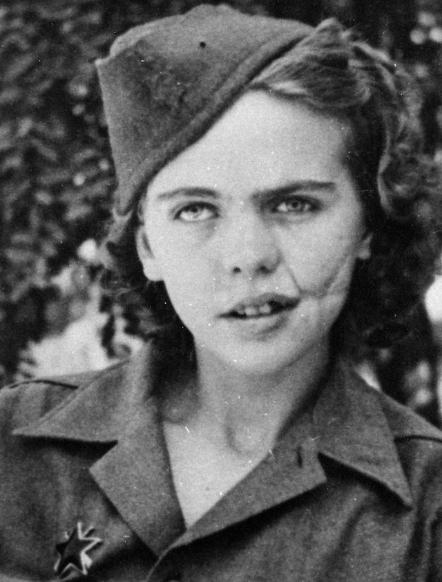 «Что же они с ней сделали…» — тихо причитала мать, а партизаны неловко отводили …