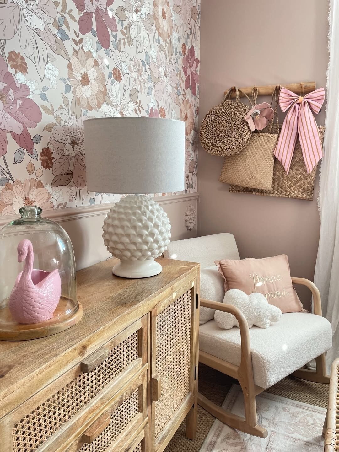 Эта спальня — настоящая мечта для романтической натуры 🌸🎀