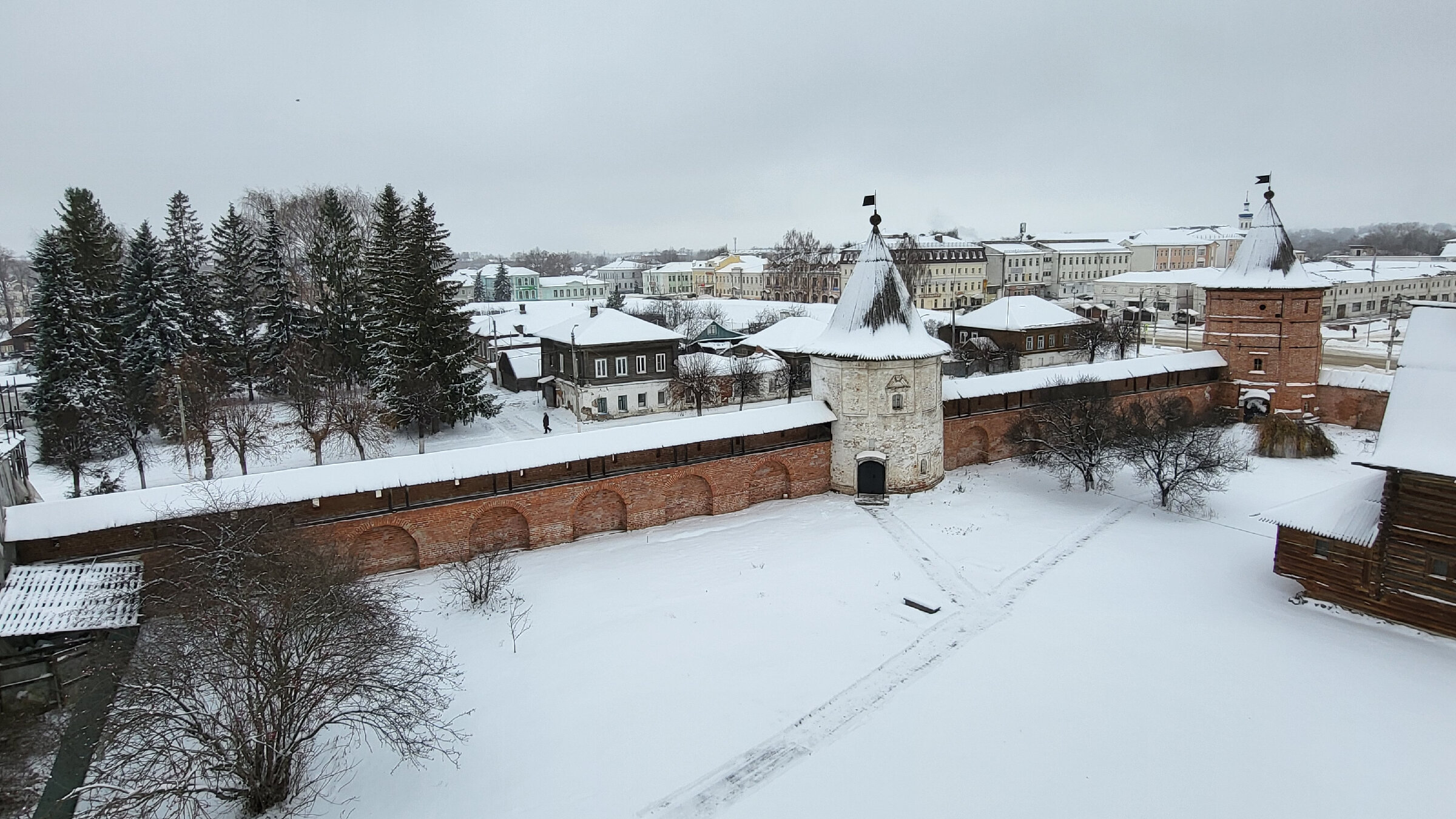 Монастырская стена