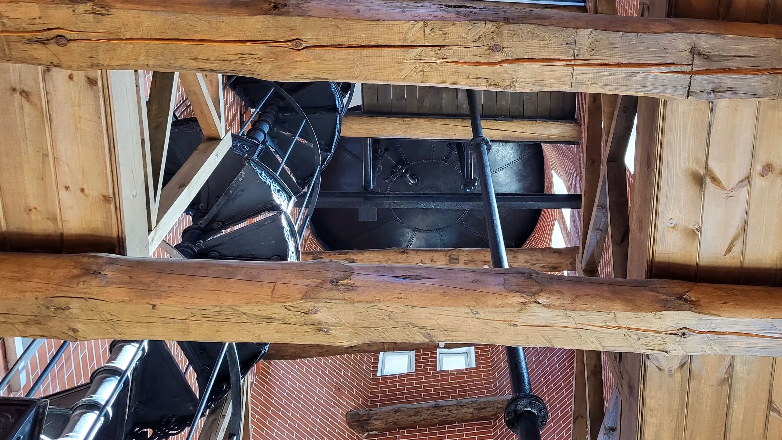 Ёмкость с водой под крышей