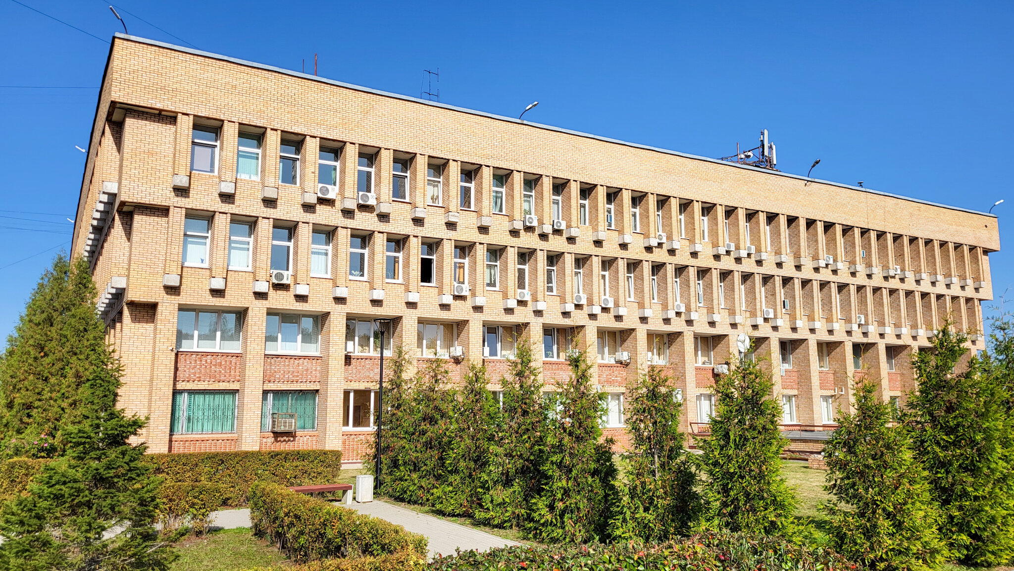 Здание администрации округа