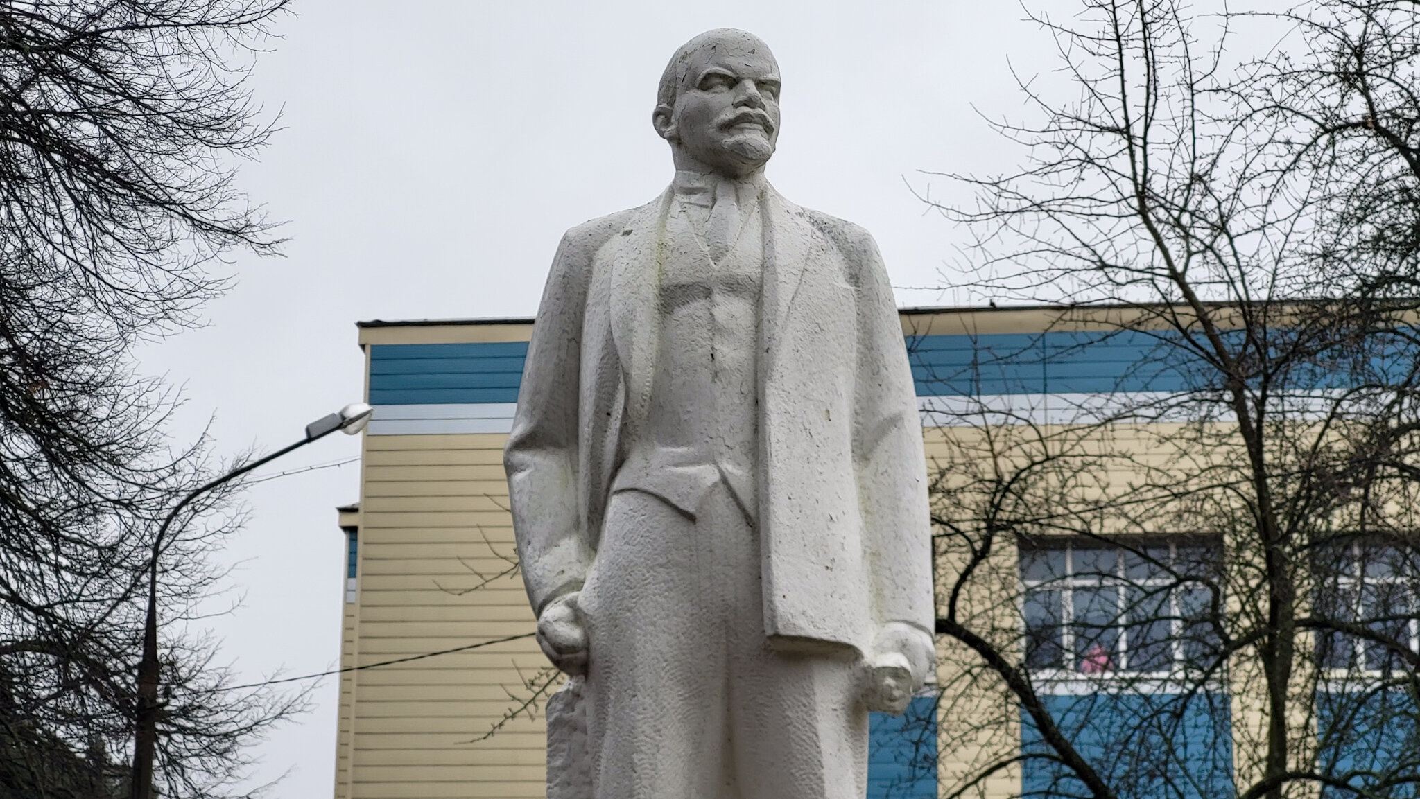 Памятник В. И. Ленину