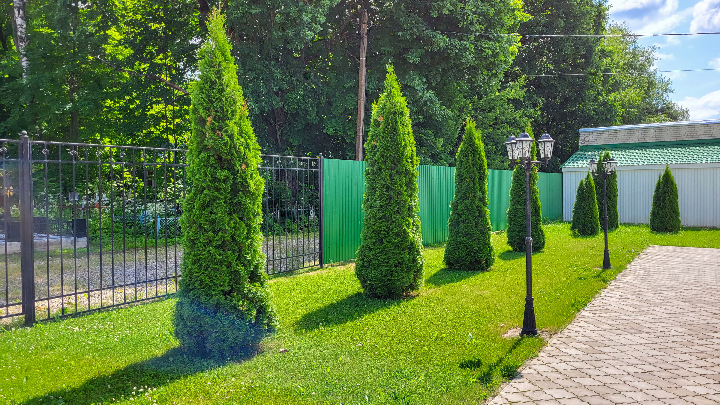 Территория Спасской церкви