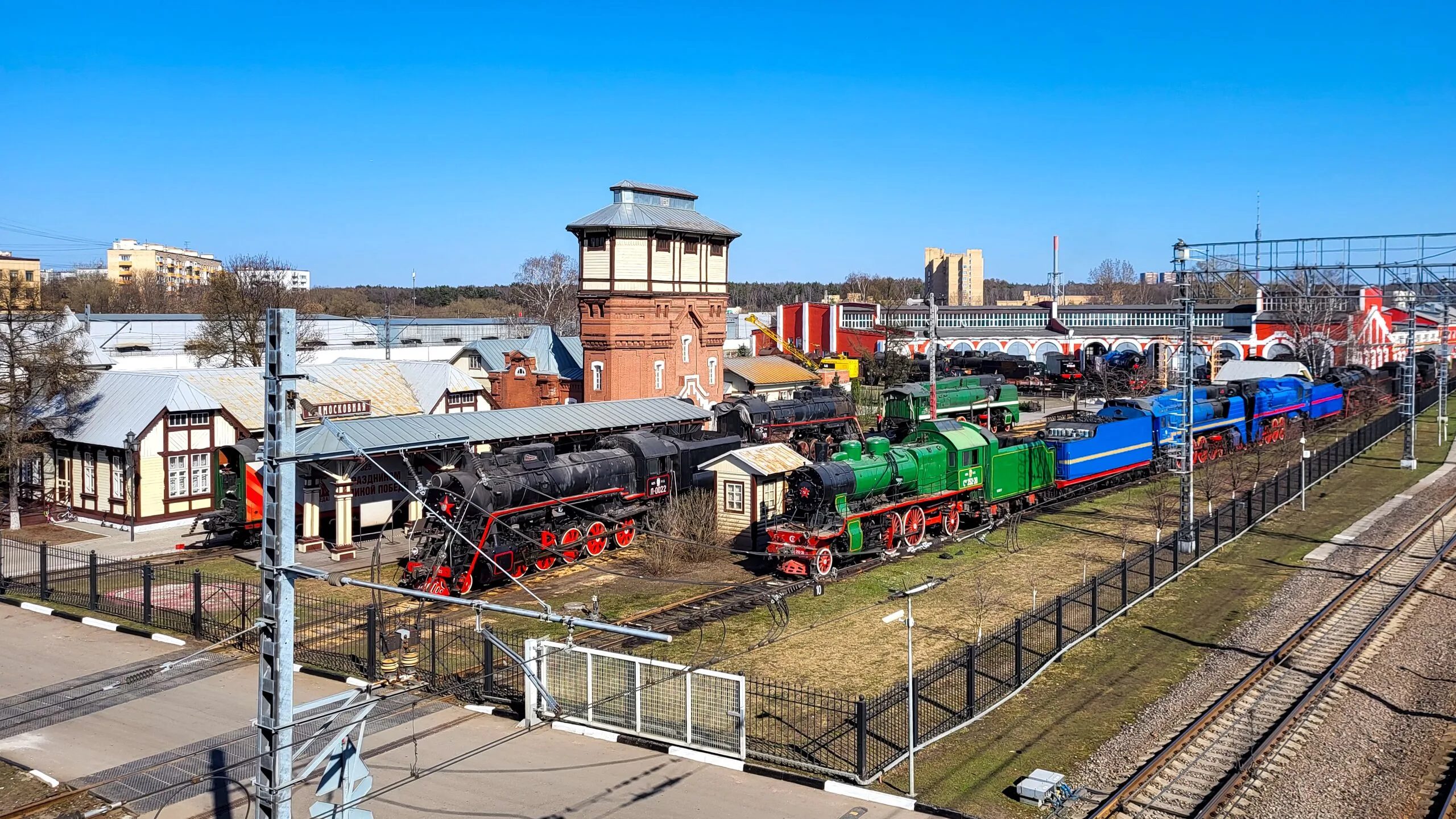 Панорама депо &laquo;Подмосковная&raquo; с моста через ж/д пути