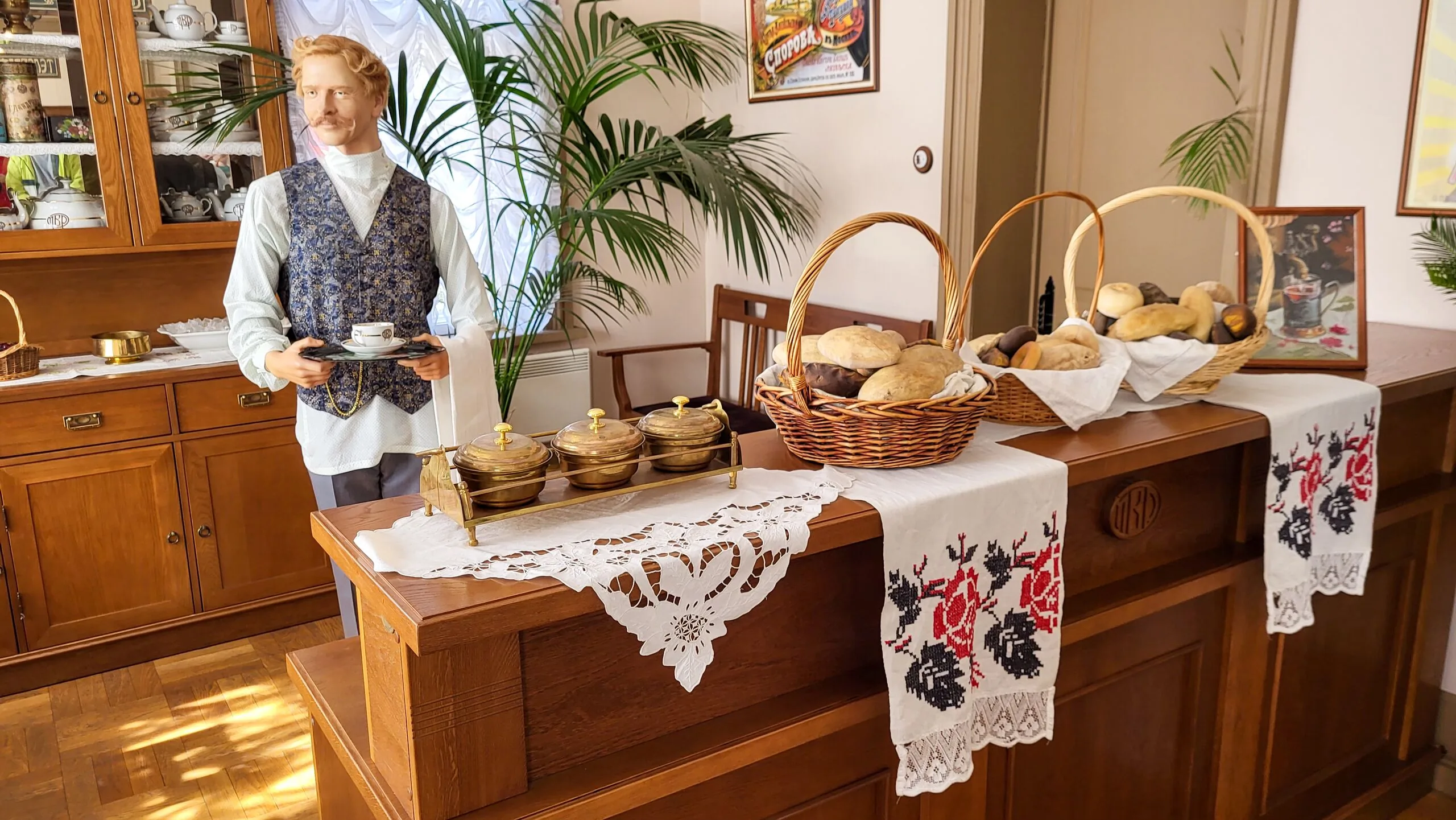 Буфет в здании вокзала