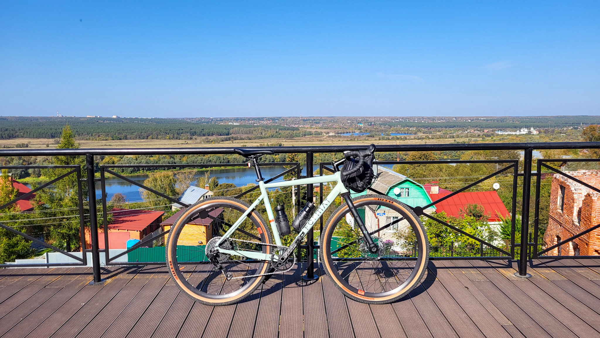 Смотровая площадка на территории Никитского монастыря