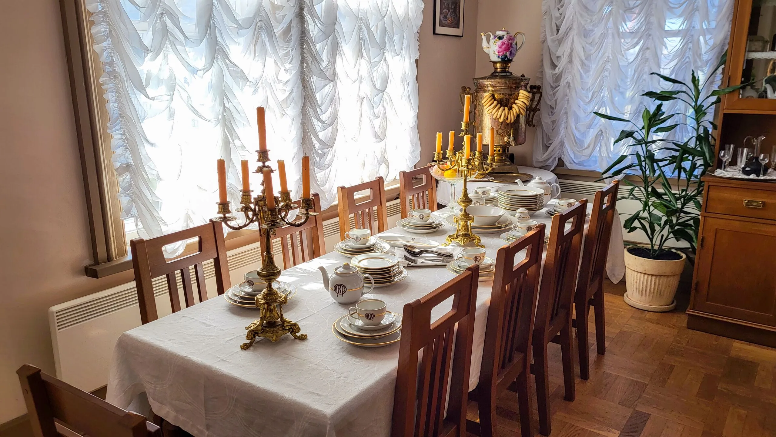 Буфет в здании вокзала