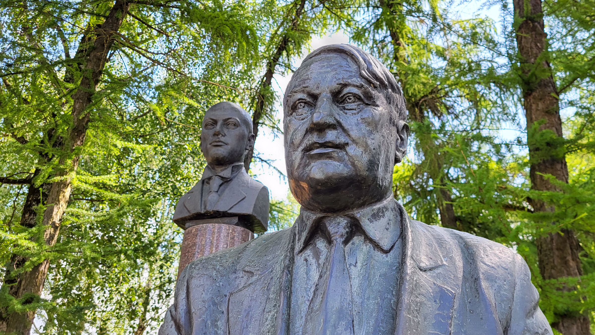 Памятник семье Гумилёвых