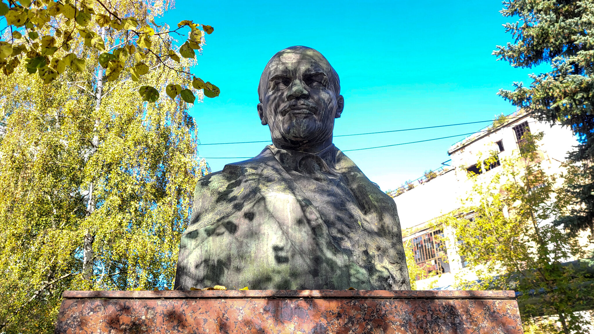 Памятник В.И.Ленину