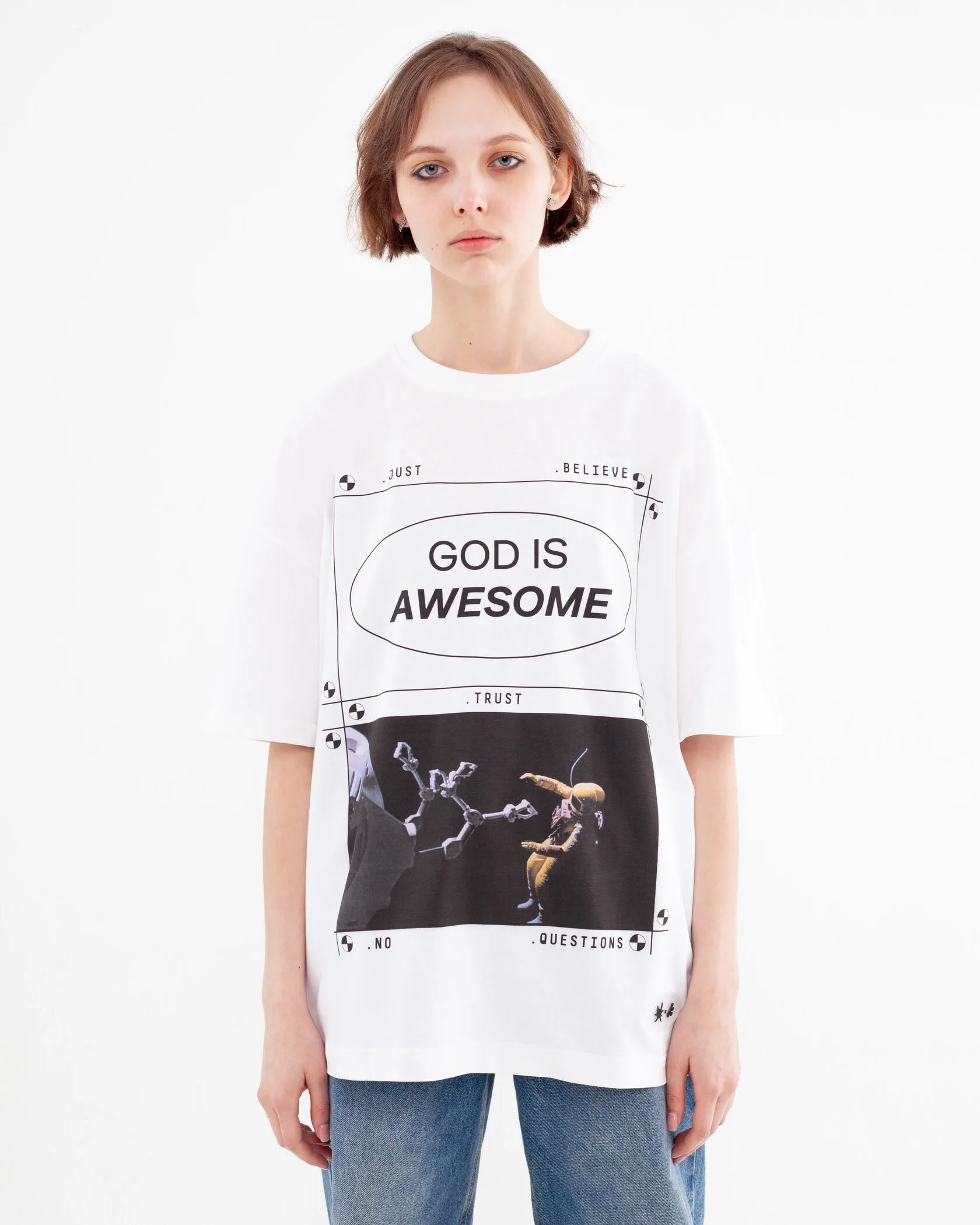 Футболка artem x kuzma белый / god is awesome