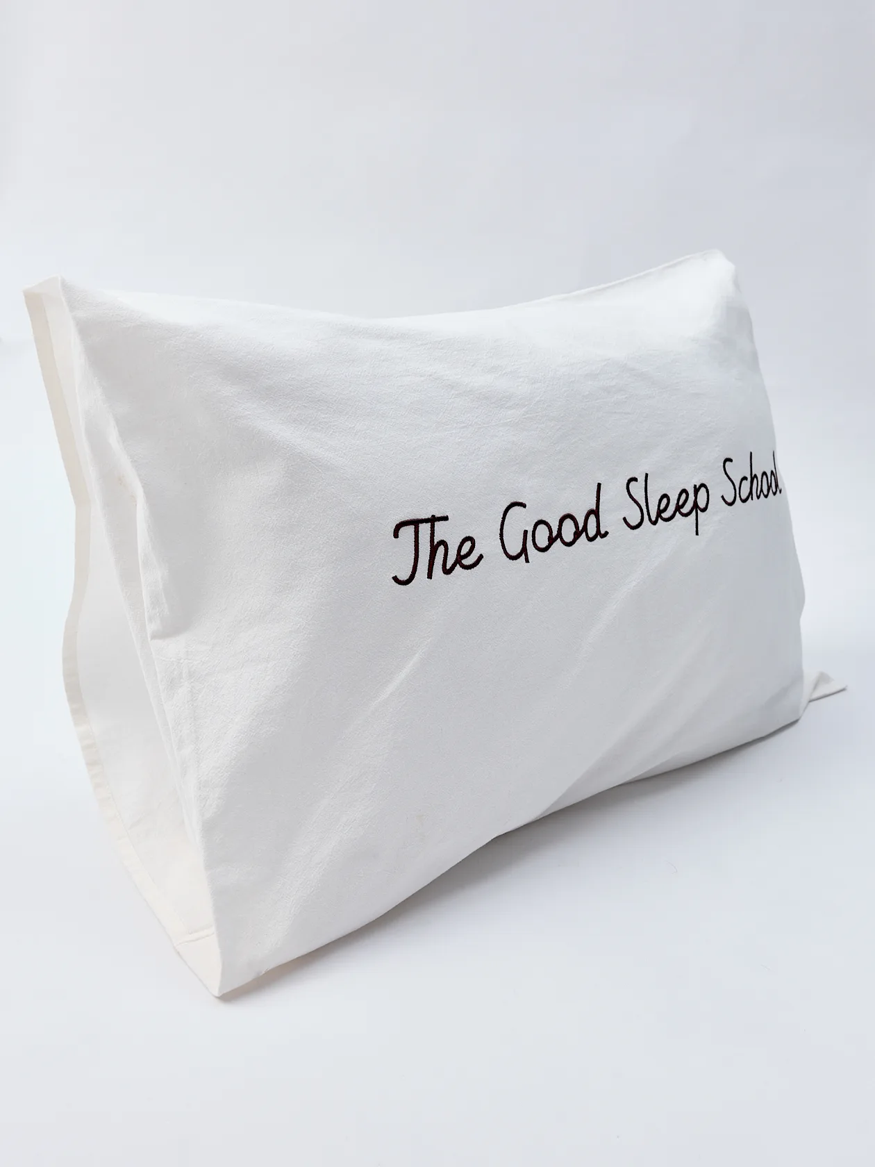 Подушка The Good Sleep School с вышивкой белая