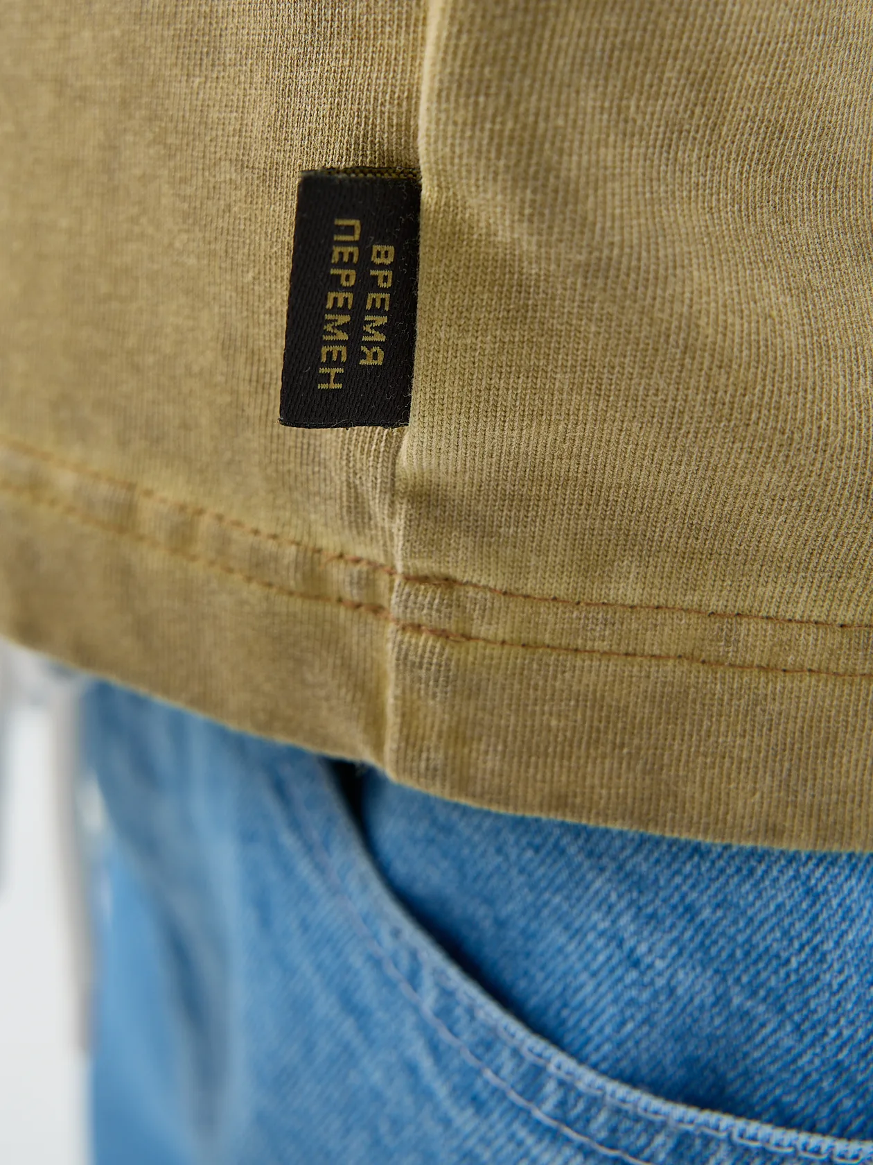 Лонгслив с вышивкой мухомор эксперимент garment-dyed олива
