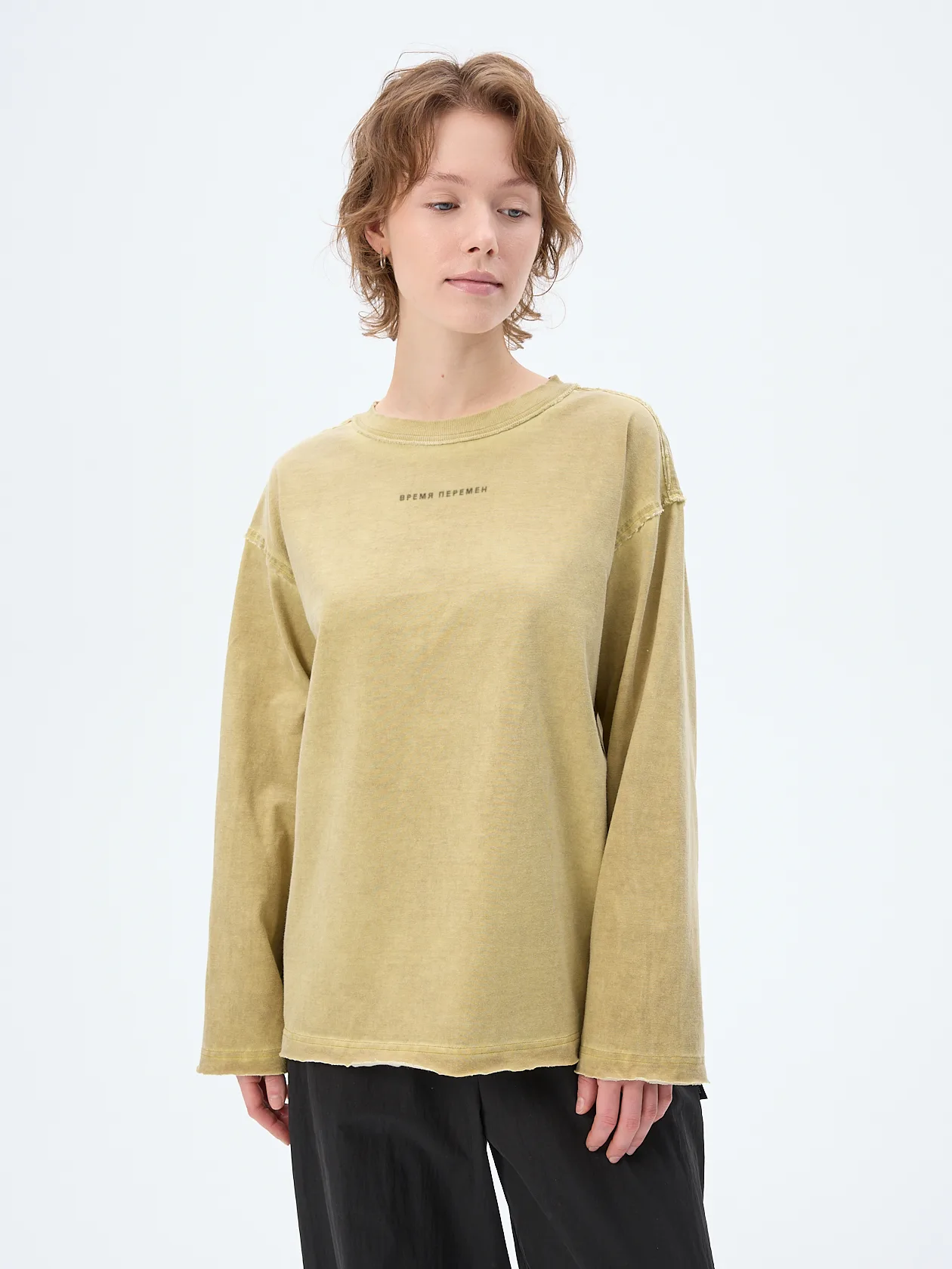 Лонгслив с лого Время Перемен garment-dyed олива Blur