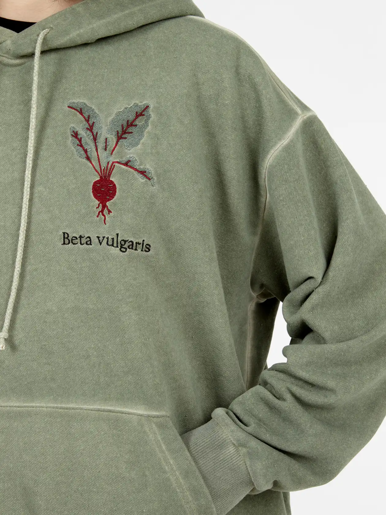 Худи с вышивкой свёкла эксперимент garment-dyed хаки