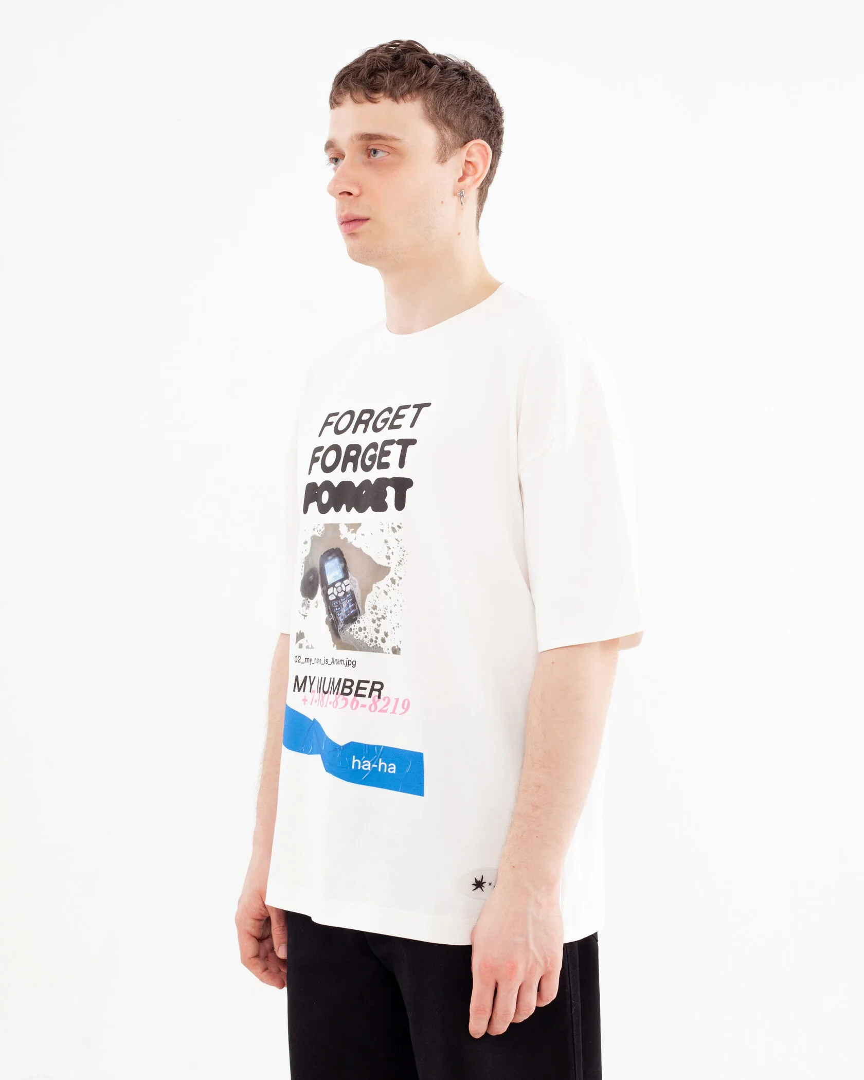 Футболка artem x kuzma молочный / forget forget forget