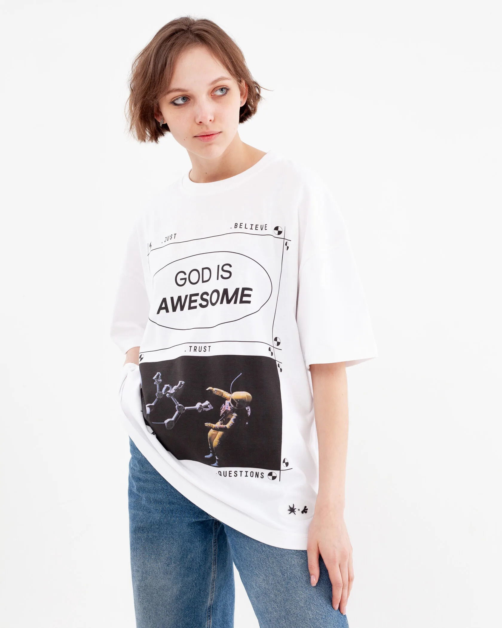 Футболка artem x kuzma белый / god is awesome