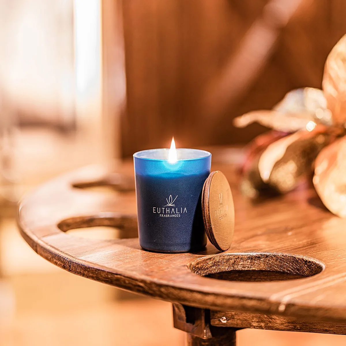 Ароматическая свеча Euthalia Fragrances "Ambre Noir", 180 г