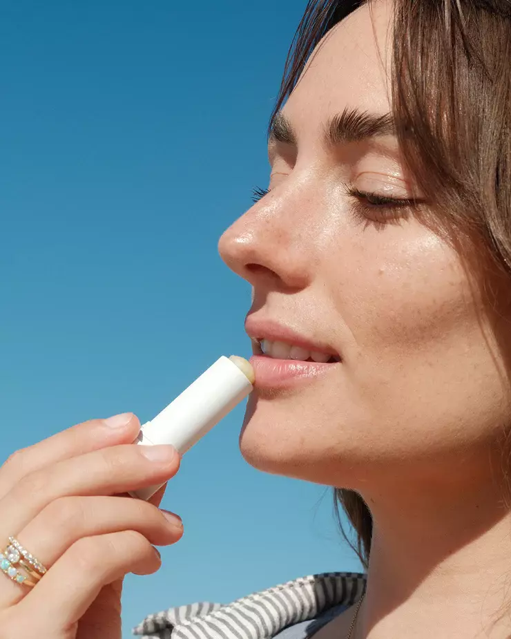 COOLA LIP BALM SUNSCREEN