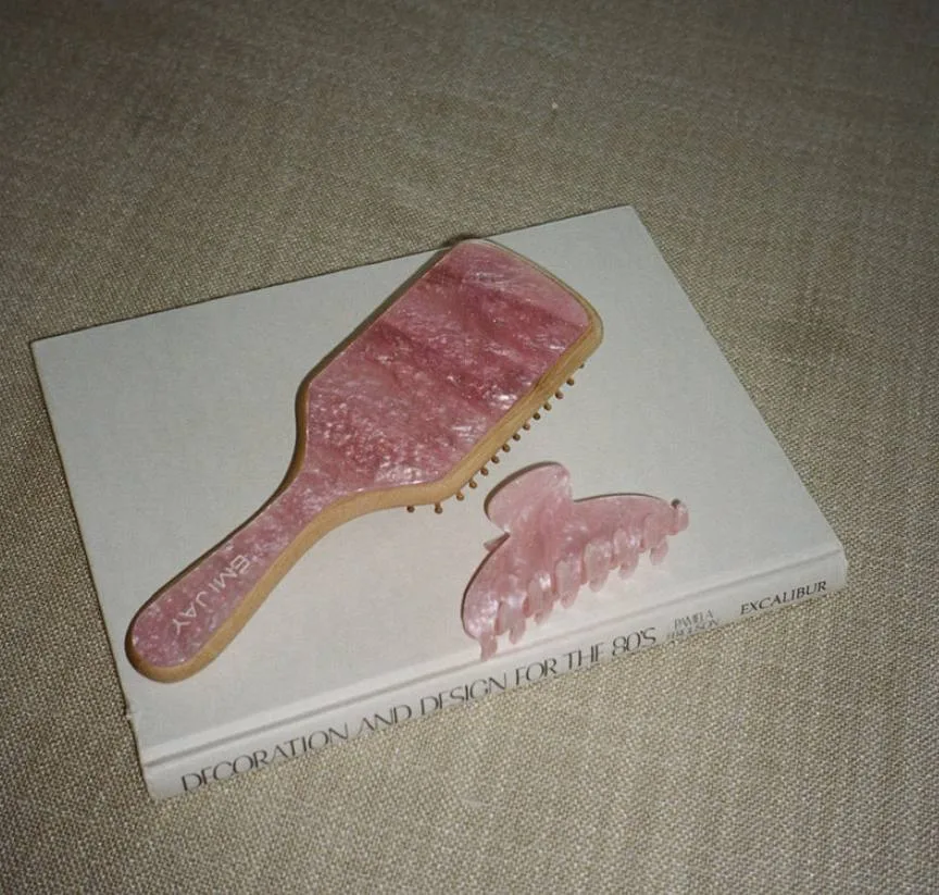 EMI JAY BAMBOO PADDLE BRUSH IN PINK SUGAR
