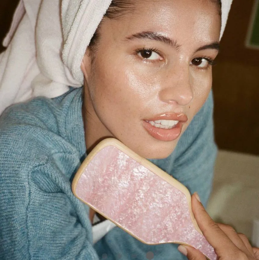 EMI JAY BAMBOO PADDLE BRUSH IN PINK SUGAR