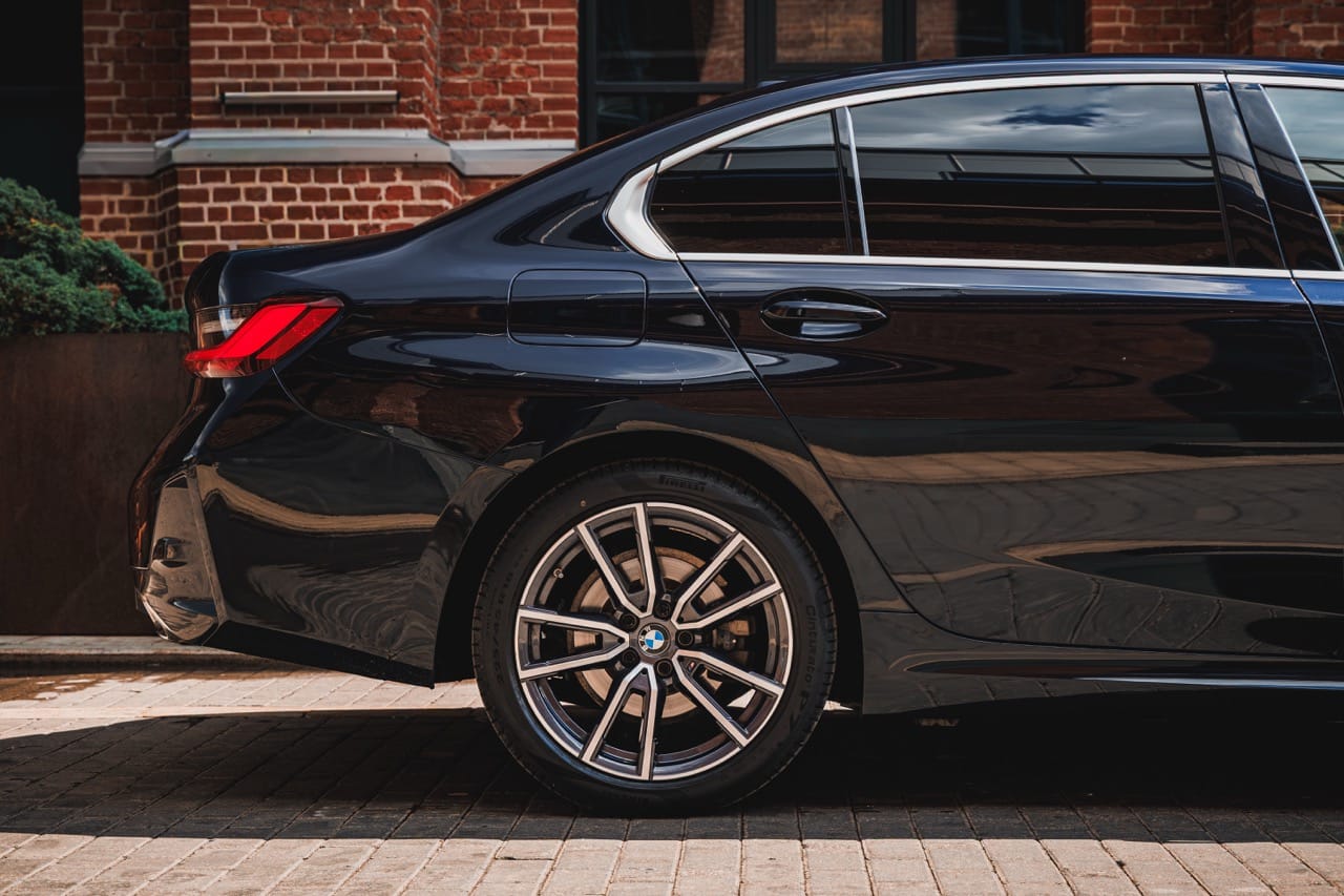 Bmw 320 Li Sapphire Black