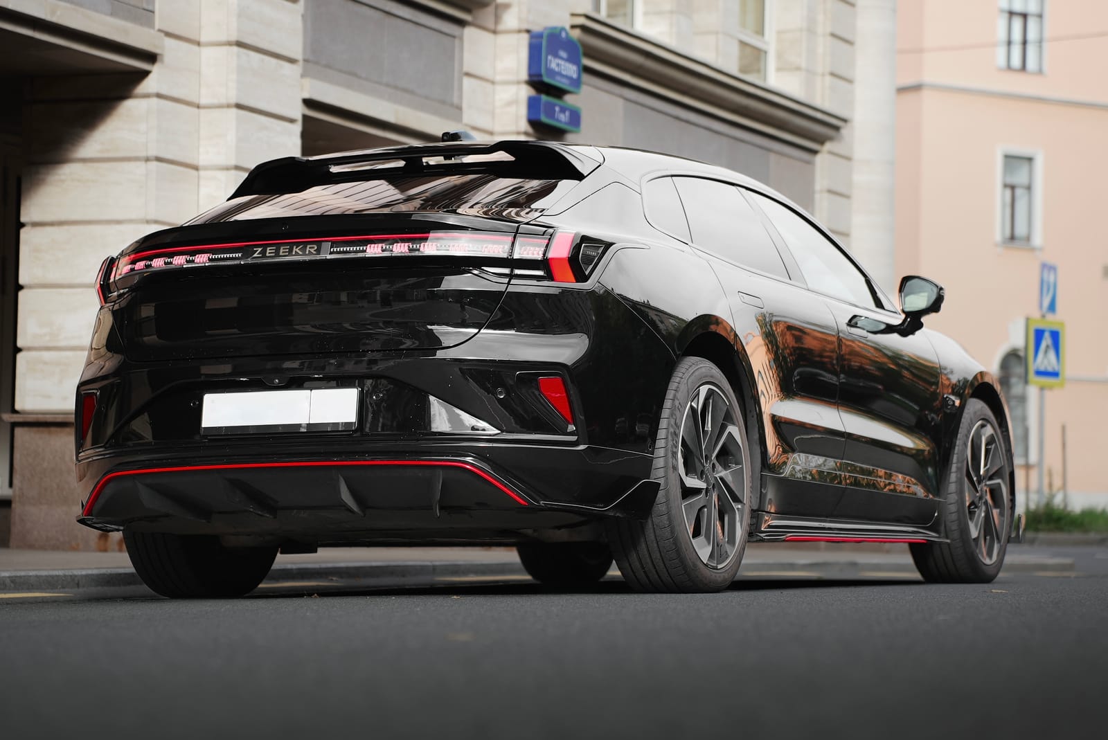Zeekr 001