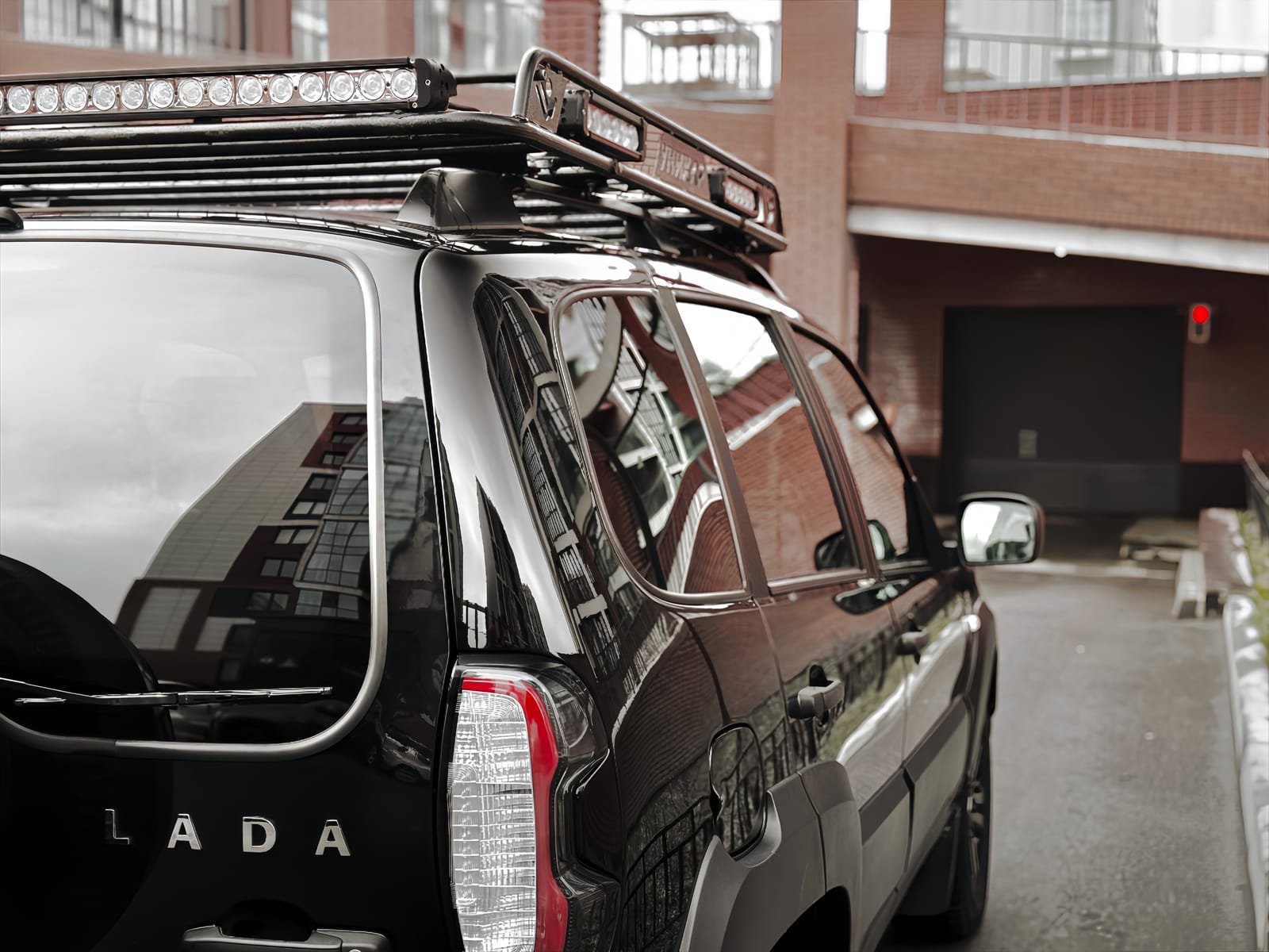 Lada Niva Travel