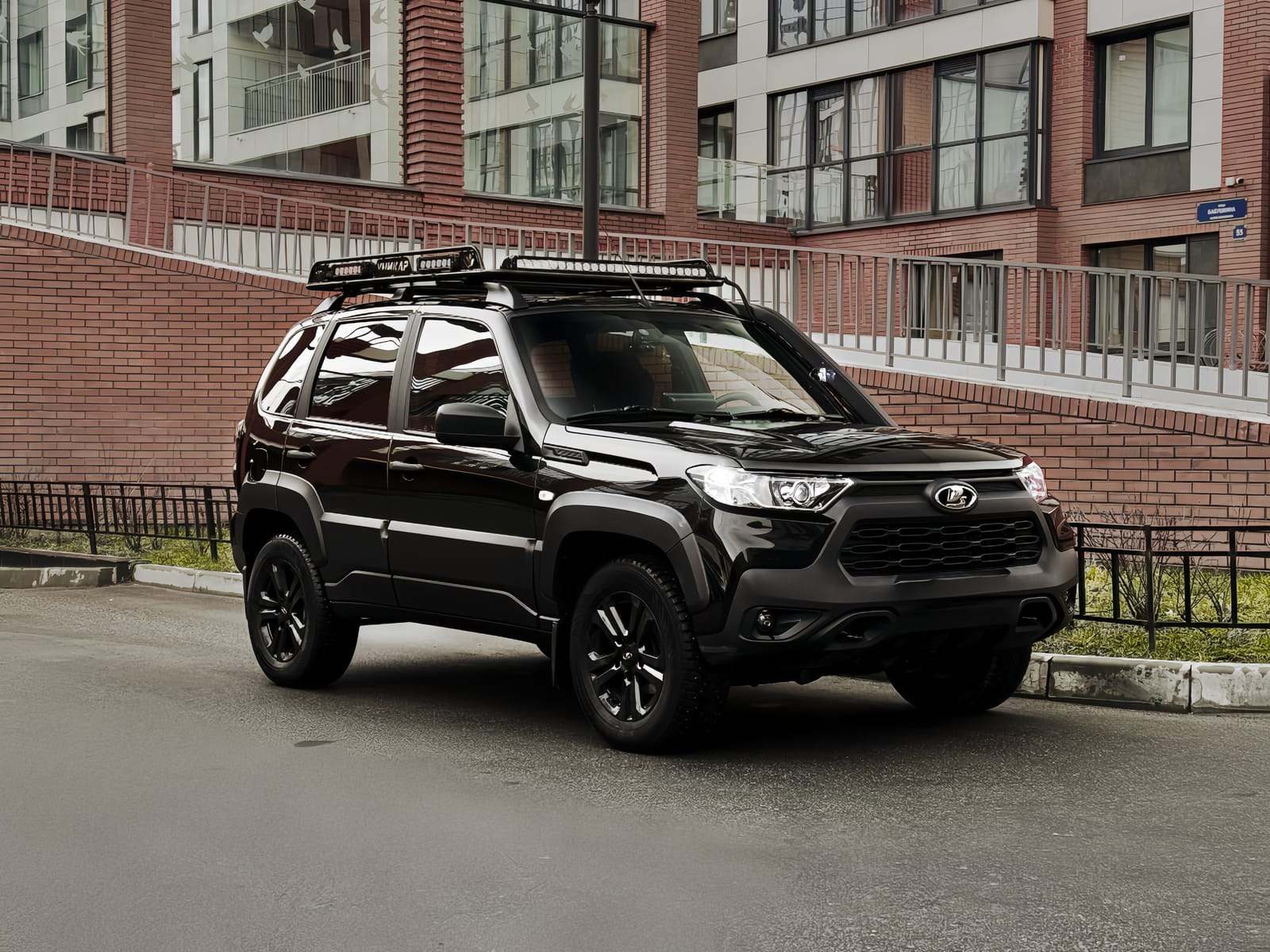 Lada Niva Travel