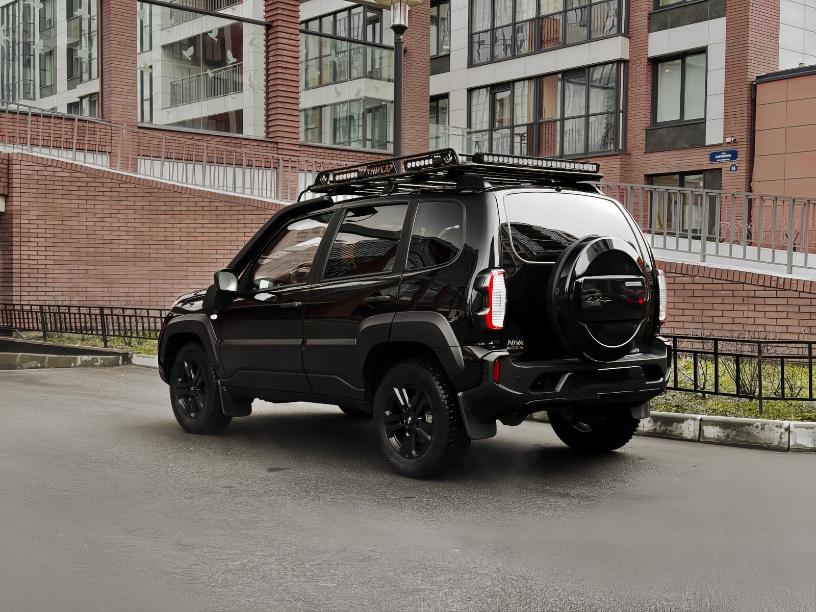 Lada Niva Travel
