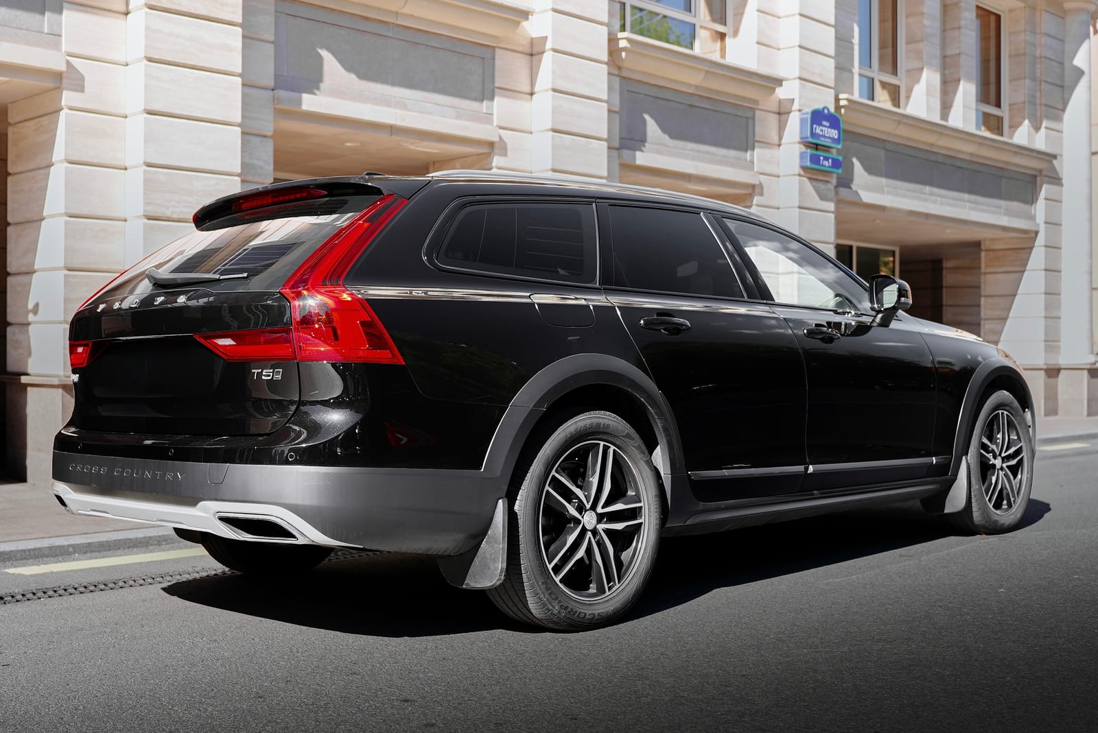 Volvo V90 Cross Country
