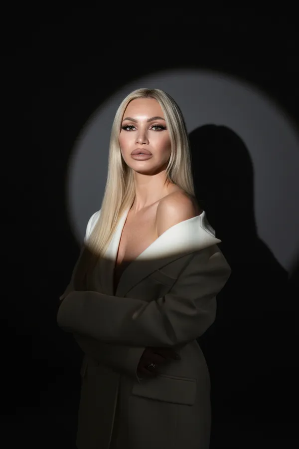 В свете прожектора - главное фото