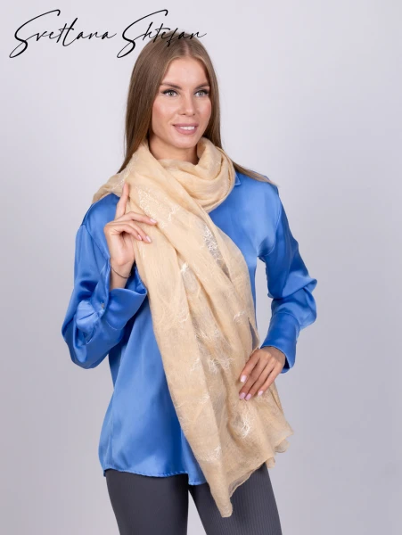Палантин из шелка и шерсти бежевый ручной работы - превью 10