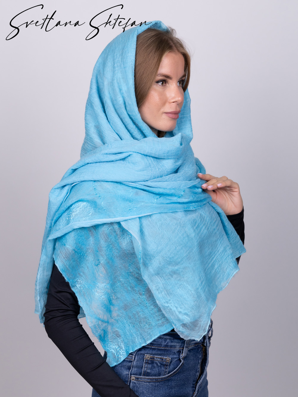 Голубой шарф палантин ручной работы из шерсти