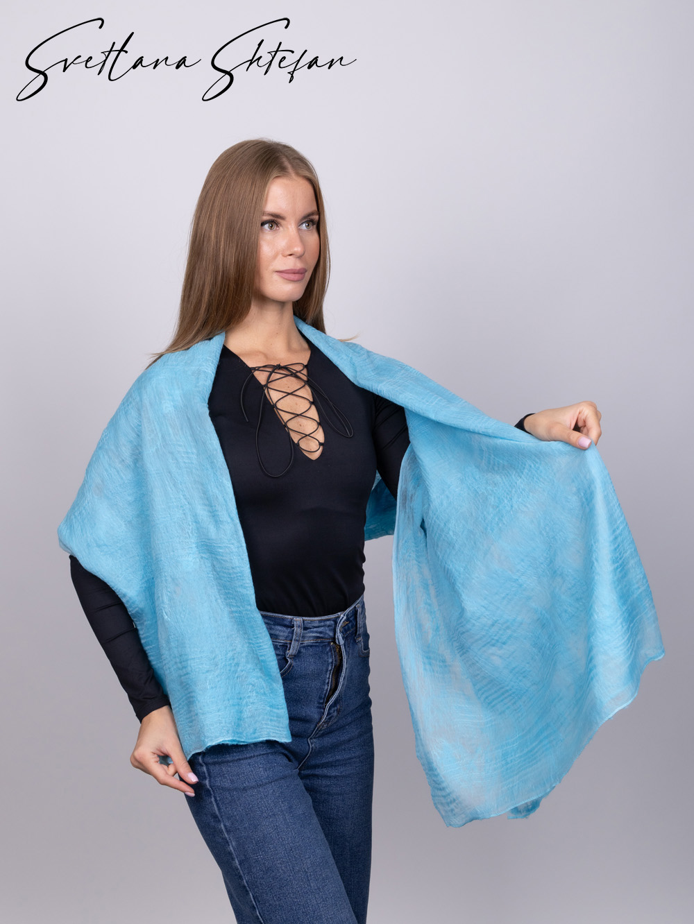 Голубой шарф палантин ручной работы из шерсти