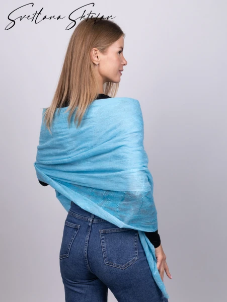 Голубой шарф палантин ручной работы из шерсти - превью 9