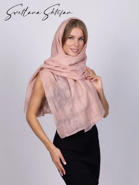 Пудровый палантин ручной работы - превью 3