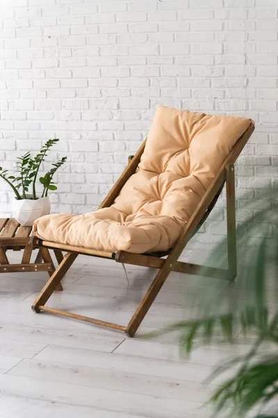 Villis/Садовая мебель/Кресло-шезлонг из дерева складное 2 шт. + две бежевые подушки и деревянный стол - превью 14