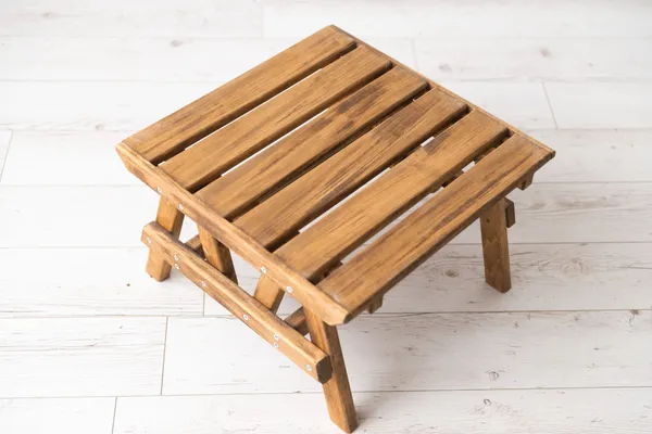 Villis/Садовая мебель/Кресло-шезлонг из дерева складное 2 шт. + две бежевые подушки и деревянный стол