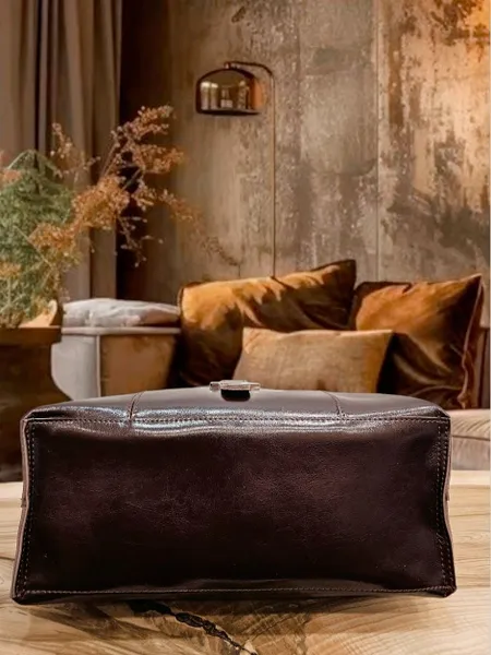 Женская сумка из натуральной кожи (фактура мрамора с мерцанием) ,шоколадно коричневая тоут DakkottaGREEN, с двумя регулируемыми ручками , ремнем через плечо ,вмещает А4 формат