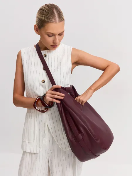 Сумка женская хобо через плечо большая кожаная бордовая