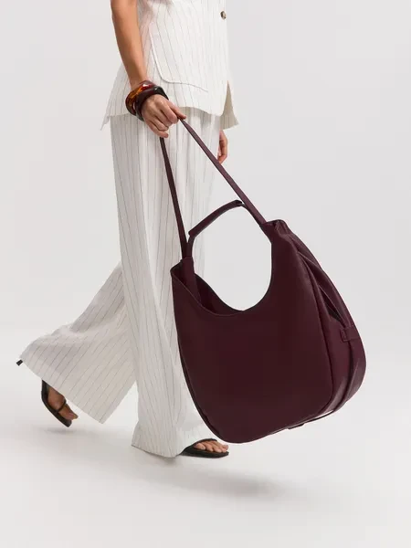 Сумка женская хобо через плечо большая кожаная бордовая - превью 10