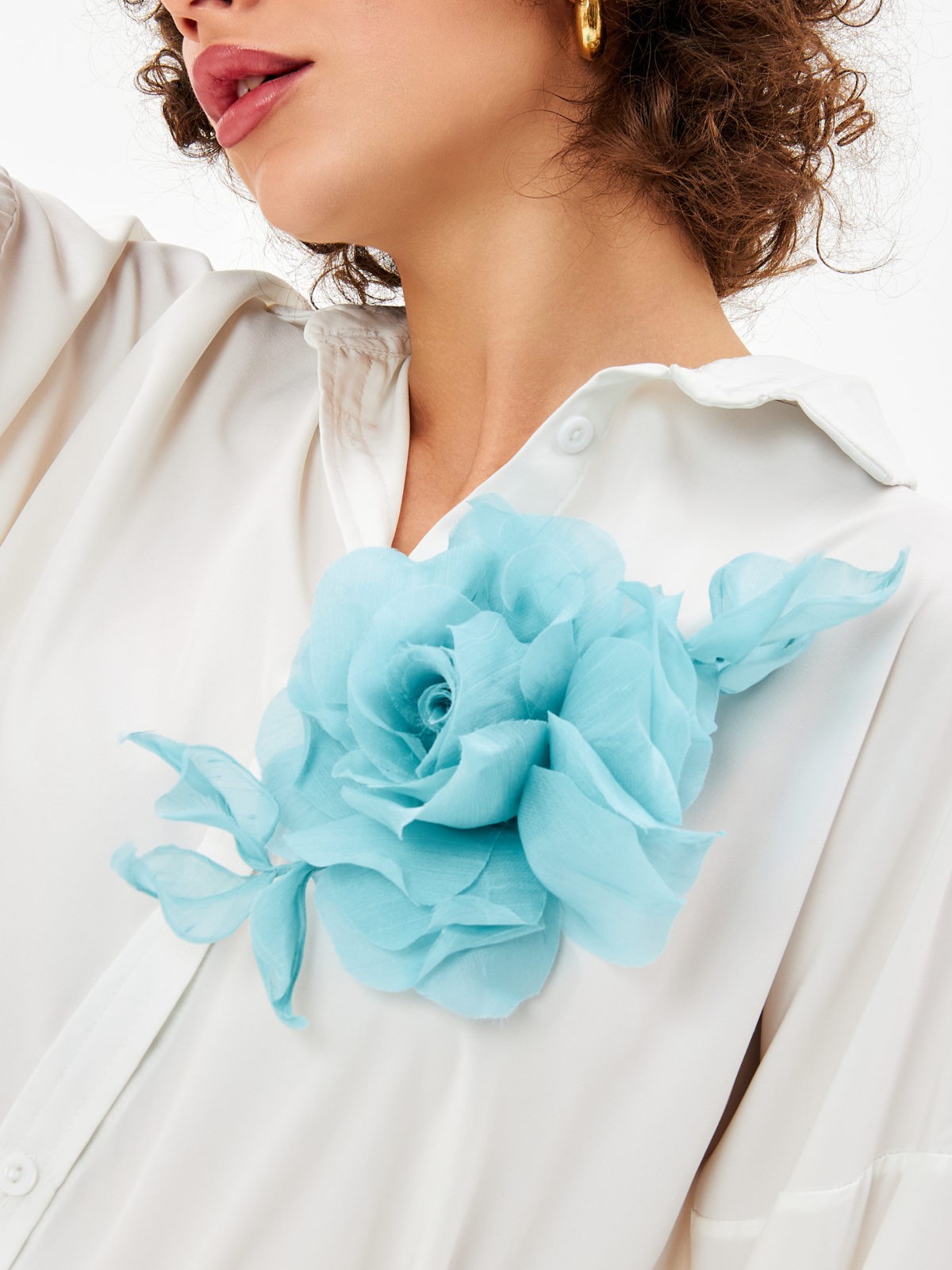 Брошь из ткани / голубой цветок из шелка