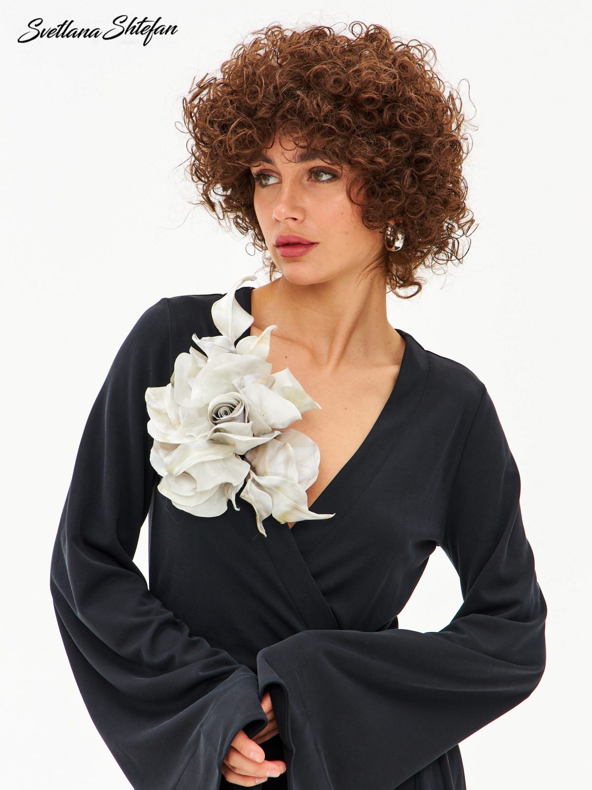 Брошь цветок из шелка