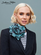 Брошь цветок на платье бирюзовый - превью 1