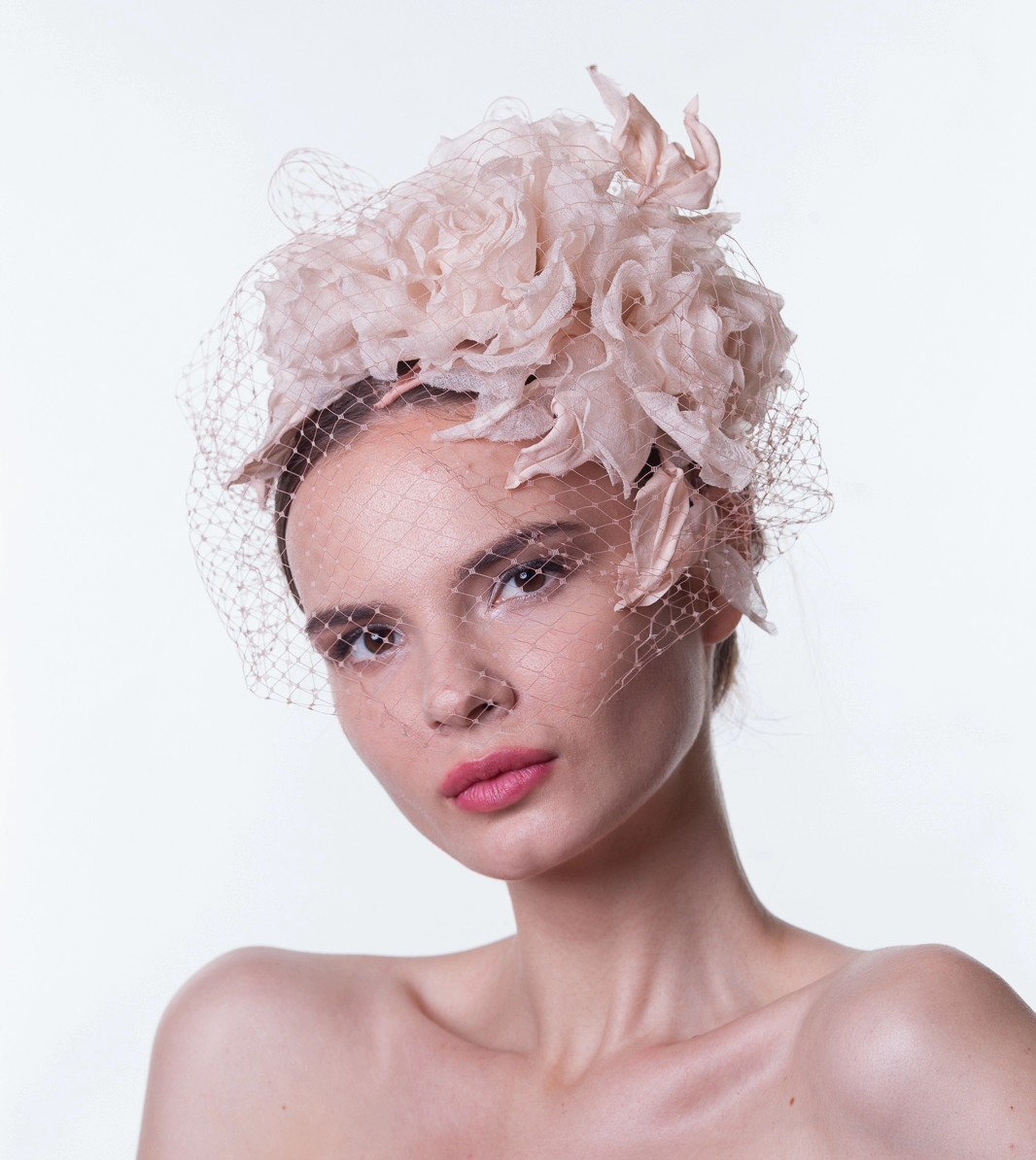 Свадебная шляпка для невесты