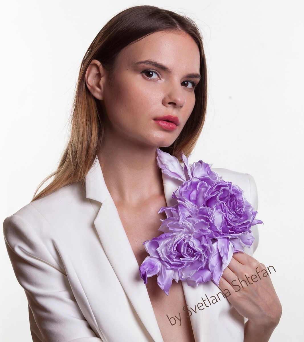 Брошь из шелковых цветов